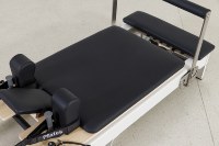 Machine de Pilates pliable en aluminium, durable et réglable, avec design portable pour studio de Pilates à domicile