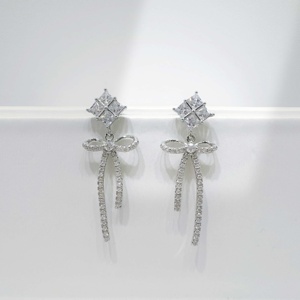 Pendientes de plata de ley 925 personalizados, grandes, elegantes, chapados en oro, con circonita, estilo exagerado, para mujer, ideales para fiestas de verano. - Product Image 4