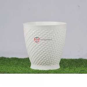 Pots de fleurs d'intérieur en plastique minimalistes modernes, nouveau design, auto-arrosants, avec motif en rotin pour les sols - Product Image 3