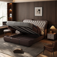 Lit double capitonné de luxe en cuir véritable, design moderne, avec dossier ailé et capitonnage diamant, pour chambre principale