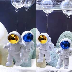 Simpatici piccoli astronauti acquario accessori galleggianti acquario decorazioni in plastica e resina compagni di giochi per pesci per acquari - Product Image 4