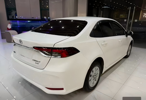 <span class=keywords><strong>Toyota</strong></span> <span class=keywords><strong>Corolla</strong></span> 2022 1.2T S-CVT GL-i 1.2T 116 chevaux L4 Voiture compacte essence intérieur foncé Voiture d'occasion - Product Image 4