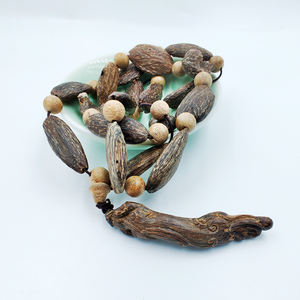 Kalung Unik Kayu Gaharu Liar dengan Liontin Naga Asal Hainan Hadiah Unisex - Product Image 4