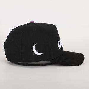 Casquette de baseball logo personnalisé avec de légères courbes et des arcs formels broderie bouffante tissu sportif de haute qualité pour un usage professionnel - Product Image 4