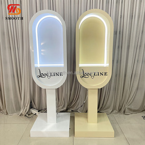 Cabina Telefónica con Arco y Libro de Visitas de Audio y Video LED Clásico con Logotipo Personalizado para Decoración de Bodas y Fiestas - Product Image 1