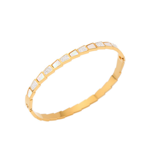 Bracciale in Acciaio Inossidabile con Conchiglia Ovale e Diamanti, Tono Dorato, Gioielli alla Moda - Product Image 1