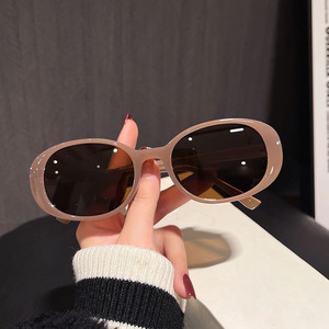 2026 New Arrivals Classical Unisex Fashion Street Shooting Sunglasses Hipster Full Small Beige Red UV400 PC Sunglasses Wholesale - Product Image 5
