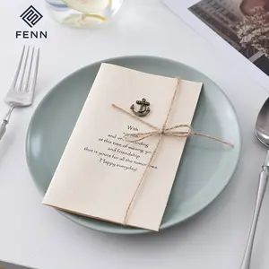 Plats ronds multicolores mats de style nordique assiettes à dîner plates en céramique pour restaurant de mariage