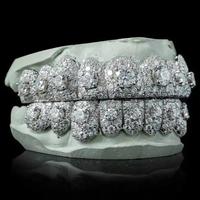 Grillz personnalisés unisexes effet diamant en argent sterling 925 plaqué rhodium avec moissanite taille brillant par Designer ARIANNA JEWELS