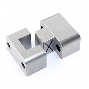 Verrous de séparation standard pour composants de positionnement de pièces moulées par injection, verrous latéraux carrés en acier Baito - Product Image 1