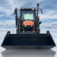 Tracteur à roues 4x4 de 120 CV efficace pour la récolte agricole professionnelle avec une pompe hydraulique puissante et des systèmes de levage de haute performance