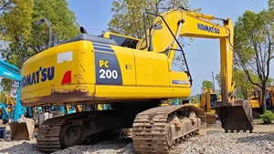 Excavadora Komatsu PC200 20T usada en Japón | Excavadora hidráulica de tamaño mediano para proyectos de construcción - Product Image 2