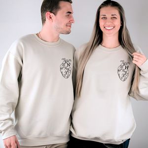 Corazón anatómico Invierno 3D Lentejuelas Sudadera o Sudadera con capucha Regalo bordado personalizado para parejas Día de San Valentín - Product Image 1