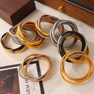 Pulsera Elástica <span class=keywords><strong>de</strong></span> <span class=keywords><strong>Cadena</strong></span> Gruesa <span class=keywords><strong>de</strong></span> Alta Gama, Chapada en <span class=keywords><strong>Oro</strong></span>, <span class=keywords><strong>de</strong></span> Acero Inoxidable, Pulsera Triple Entrelazada - Product Image 2