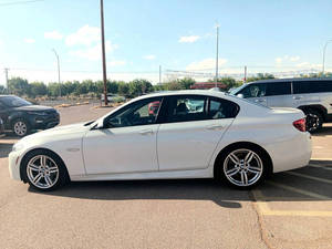 BMW Serie 5 550i 2016, Sedán 4 Puertas, Asientos de Cuero, Faros LED, Pantalla Táctil, Volante a la Izquierda, Techo Solar, Motor 4L Gasolina - Product Image 3