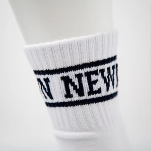 Custom Neutral Outdoor Knitted Sports Socks High Quality Quick Dry Non <b>Slip</b> Youth Crew Socks Wholesale - Product Image 4