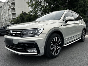 Volkswagen <span class=keywords><strong>Tiguan</strong></span> L PRO Essence en Stock – Véhicule d'occasion SUV Intelligente de Taille Moyenne VW - Product Image 2