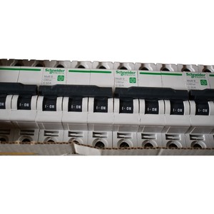 Disjoncteur sur rail DIN M9F22332 <span class=keywords><strong>C60Sp</strong></span> 3 pôles 32A courbe C pour PLC - Product Image 3