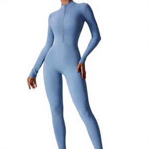 Combinaison de sport athlétique en spandex pour femme, à manches longues, zippée, pour fitness et yoga, une pièce, fabriquée par Twin City - Product Image 1