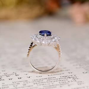 Boucles d'oreilles en saphir de laboratoire en forme de cœur de 1,2 carat, bijoux fins en argent sterling avec anneaux en pierres précieuses en silicone - Product Image 4