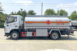 10 Cubic Meters 165HP Flammable Liquid <b>Transport</b> Vehicle China Dongfeng 4*2 Oil Tanker Truck Refueling Truck - Product Image 3