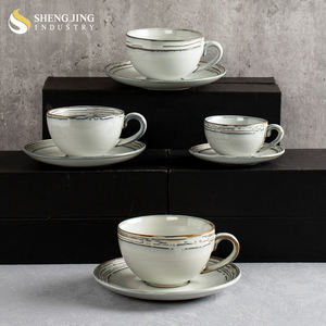 Juego de vajilla de cerámica gris celadón pintado a mano-Tazón, plato, tazas de café y platillos-Esmalte reductor con detalles en marrón - Product Image 4