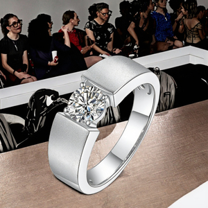 Bagues de fiançailles de luxe pour femmes à trois pierres en moissanite, en argent, avec sertissage pavé certifié - Product Image 3