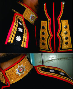 Blazer uniforme en laine rouge vif des Gardes irlandais, fabrication sur mesure, haute qualité, broderie à la main, cols et poignets en or bullion - Product Image 2