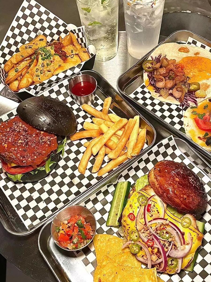 ลายสก็อตสีดำ