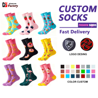 Chaussettes de créateur de haute qualité Logo personnalisé Style tendance coloré avec chaussettes de sport de haute qualité Chaussettes de luxe tricotées propres