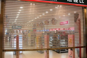 Tapparella Avvolgibile Trasparente in Policarbonato Resistente, Tenda di Sicurezza <span class=keywords><strong>per</strong></span> Negozi, Fornitura Diretta dal Produttore - Product Image 3