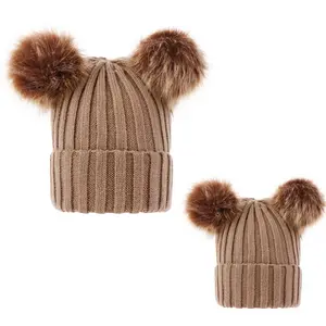 2件/套可爱批发耳盖帽子针织圆帽冬季儿童婴儿帽子，配有毛皮绒球
