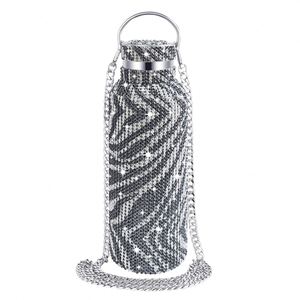 Botella de agua con aislamiento al vacío de 500ml (17oz) con diamantes de imitación, diseño viral y cadena para transportar. - Product Image 3