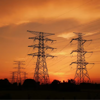 Tour de transmission en treillis d'acier angulaire galvanisé à chaud pour projets de lignes aériennes et de télécommunications