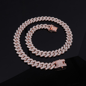 Chaîne de cou cubaine style hip-hop plaquée or avec pendentif papillon entièrement serti de diamants de 14 mm, pour hommes et femmes, style européen et américain - Product Image 1