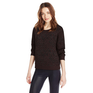 เสื้อแขนยาวถักลายฉลุสีน้ำตาลเข้มสำหรับผู้หญิงพร้อมแขนเสื้อแบบพับได้ สวมใส่สบายๆ ในชีวิตประจำวัน - Product Image 2