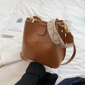 Brand New Designer <b>Small</b> Bucket Bag Female New Personality Ins Shoulder Bag Women <b>Handbags</b> Trending Tanjing - Product Image 2