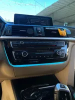 Pour les séries 3 et 4, F30, F32, F33, F34, F36, panneau de climatisation de la console centrale bicolore, éclairage ambiant, garniture radio, éclairage LED du tableau de bord OLIVER