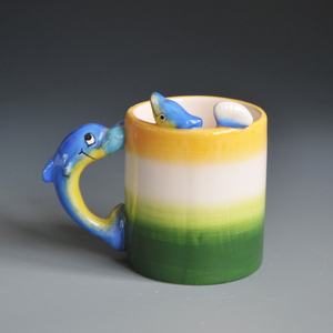<span class=keywords><strong>Mug</strong></span> Keramik Kartun Lumba-lumba 3D Hijau Grosir Ramah Lingkungan Dapat Dicuci Tangan Kapasitas 400ml Pegangan Tali Desain Kreatif Modern Hadiah - Product Image 3