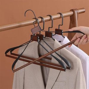 Venta al por mayor de perchas de lujo de metal y madera de un solo nivel para ropa, abrigos y trajes, ideales para baño y armario. - Product Image 3