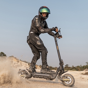 Scooter Eléctrico de Dos Ruedas HEZZO F5 2026, 48V 1600W, Motor Dual, Batería de Litio de 18Ah, Largo Alcance, Impermeable, Plegable, Electrónico - Product Image 2