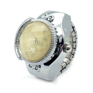 Montre à doigt couleur bonbon, mini montre à quartz brillante avec diamants, bracelet élastique, cadeau pour femmes, filles, <span class=keywords><strong>étudiant</strong></span>es - Product Image 4