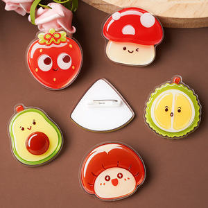 Broches personnalisées en acrylique motif fruits de la série Cartoon, vente en gros, épingles promotionnelles créatives imprimées UV avec logo personnalisé pour vêtements et sacs à dos - Product Image 2