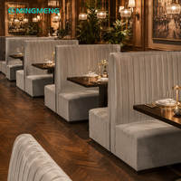 Ensemble table et chaises classiques en cuir pour restaurant, café, hôtel - Mobilier commercial