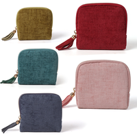 Pochette à bijoux portable rouge avec fermeture éclair et pompon, logo en relief, fournie par l'usine, pour ranger colliers, bagues, montres, clés, sac à bijoux