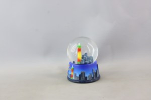Sfera scintillante dipinta a mano con pittura colorata della città della torre in resina che fonde un'<span class=keywords><strong>architettura</strong></span> vibrante che cattura skyline urbane dinamiche - Product Image 2
