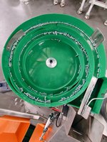 Alimentateur vibrant sur mesure de 300 mm avec moteur pour petites pièces, économie d'énergie, 2 kW, 380/220 V, garantie 1 an