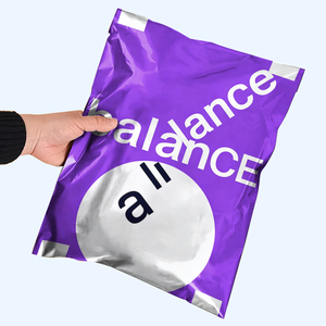 Enveloppes poly personnalisées 12x15 couleur or pour marque de vêtements, sacs d'emballage pour colis en PE/LDPE auto-adhésifs, logo personnalisé, faible MOQ - Product Image 1