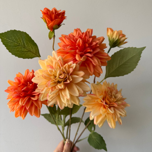 DC033 <span class=keywords><strong>Fleur</strong></span> Artificielle <span class=keywords><strong>Dahlia</strong></span> en Soie Réaliste <span class=keywords><strong>de</strong></span> Haute Qualité à 3 Têtes pour Mariage - Product Image 6