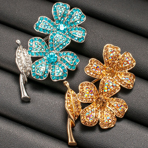 Broche de Flor con Diamantes, Broche de Pintura al Óleo con Incrustaciones de Diamantes - Product Image 1